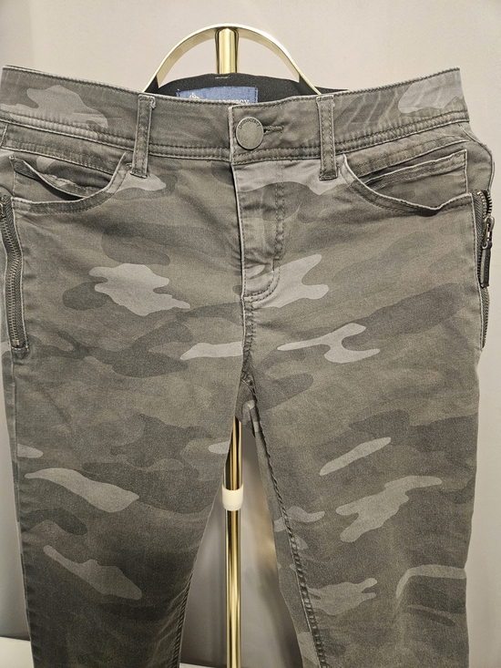 Democracy Pants - Democracy Women's Skinny Camo Pants in Gray